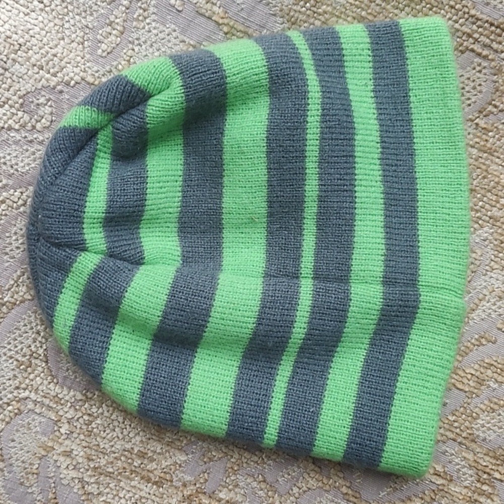 Robot Design Beanie Hat - Picture 5 of 7